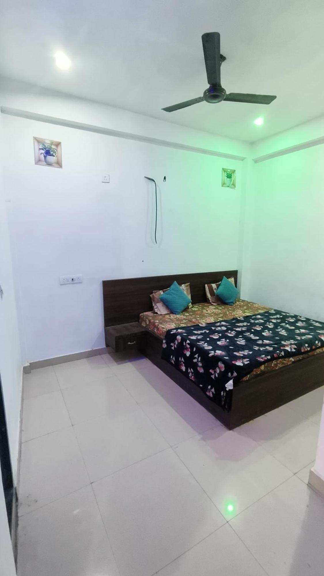 Vrindāvan Shri Jee Dham Near Prem Mandir酒店 外观 照片